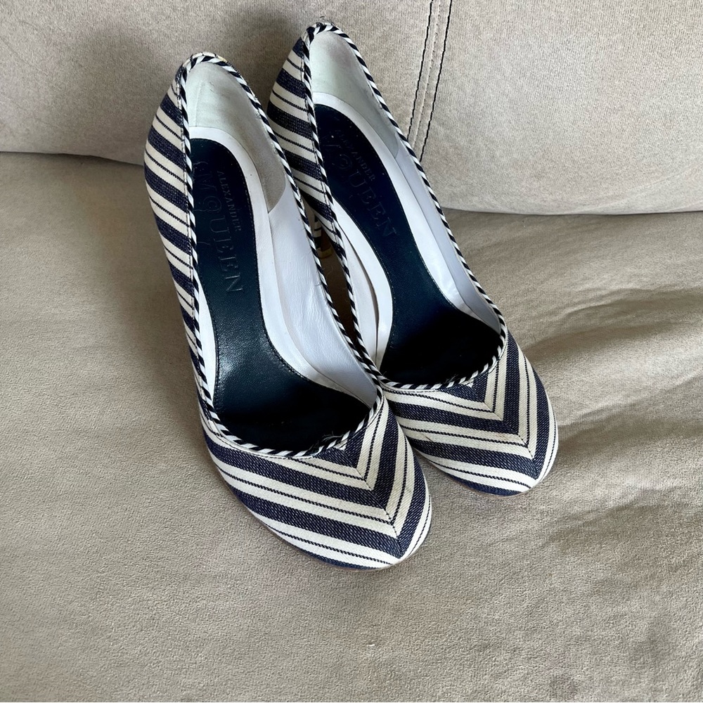 Alexander McQueen Striped Pumps – EU 37 - Picture 2 of 13